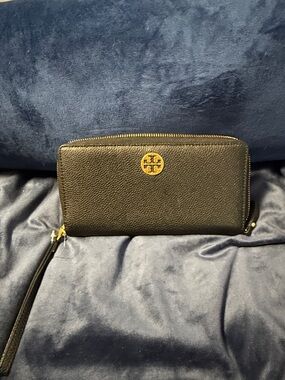 Tory Burch Black Pebbled Leather Zip Wristlet with Gold Logo